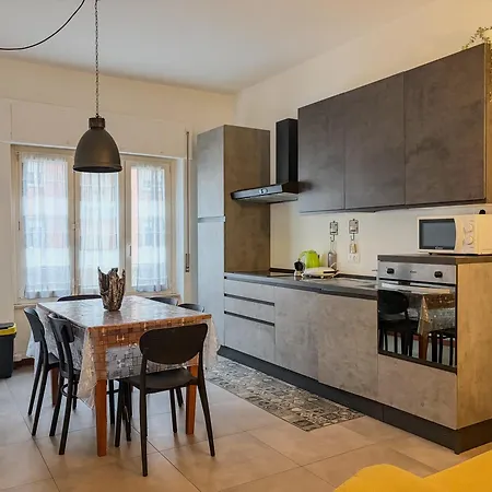 Myhouse Porta Nuova - Affitti Brevi Italia Apartmán